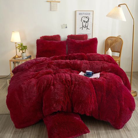 The warm and comfortable faux fur Duvet cover is usually used as a protective cover for Duvet or quilt. The Plush duvet cover and pillow case use fashionable plush faux fur and silky velvet to create a comfortable and fluffy texture. Fuzzy Bedding, Plush Comforter, Fluffy Bed, Faux Fur Bedding, Fur Comforter, Fluffy Duvet, Fluffy Comforter, Fur Bedding, Velvet Bedding Sets