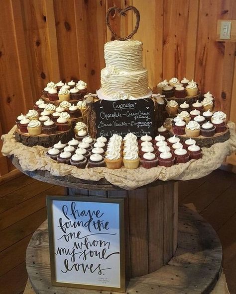 Fall Country Wedding, Vintage Country Weddings, Ruffle Wedding Cake, Wedding Cake Display, Pretty Wedding Cakes, Country Wedding Cakes, Cupcake Display, Wedding Cake Table, Amazing Wedding Cakes