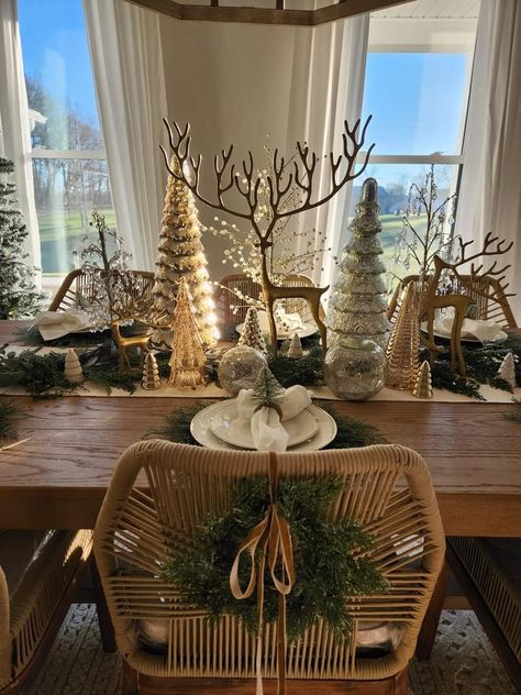 Square Table Christmas Decor, Christmas Side Table Decor, Christmas Side Table, Christmas Aussie, Dining Room Christmas Decor, Table Christmas Decor, Aussie Style, Christmas Dining Table Decor, Christmas Tables