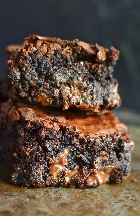 Yammie's Noshery: The Best Brownies Ever Baking Aesthetic Brownies, Ghiradelli Brownies, Planet Chocolate, Easy Brownies Recipe, Special Brownies, Nut Brownies, The Best Brownies Ever, Best Brownies Ever, Brownie Fudge