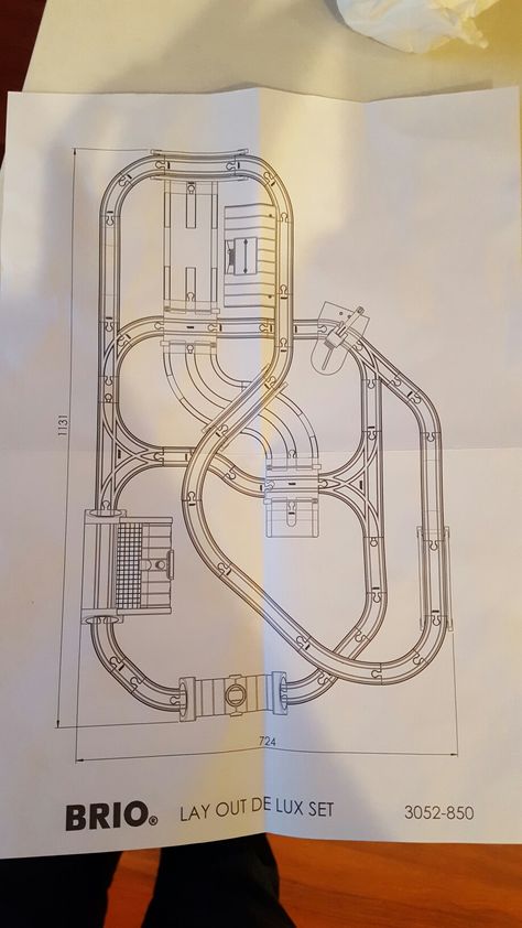 Brio Deluxe track setup guide Brio Train Track Layout, Brio Train Track, Toy Trains Storage, Brio Train, Model Training, Wooden Train Track, Wood Train, Toy Trains Set, Train Table