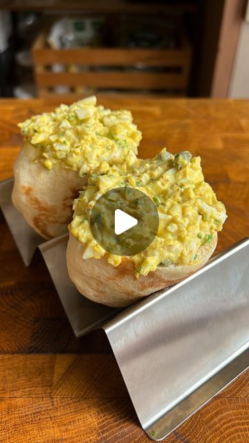 Egg Salad Pita, Breakfast With Pita Bread, Breakfast Pita Pocket, Pita Bread Sandwich Ideas, Pita Filling Ideas, Pita Bread Recipe Sandwiches, Breakfast Pitas, Pita Bread Ideas, Pita Bread Fillings