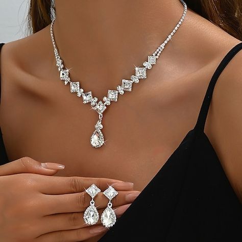 Gender:Women's; What's in the box:1 Necklace,Earrings; Quantity:Two-piece Suit; Theme:Precious,Pear; Style:Sweet,Elegant; Jewelry Type:Bridal Jewelry Sets; Occasion:Wedding,Gift,Daily; Material:Imitation Diamond; Design:Classic; Features:Lovely; Front page:WE; Shipping Weight:0.02; Listing Date:09/03/2024 Wedding Earrings Bride, Pear Jewelry, Pageant Jewelry, Bride Jewelry Set, Bride Earrings, Cheap Jewelry, Bride Jewellery, Wedding Jewelry Sets, Bridal Jewelry Sets