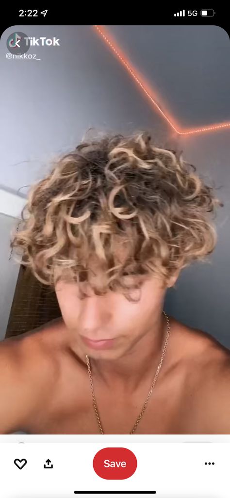 Boys Hair Highlights, Photo Bg, Curly Men, Blonde Highlights Curly Hair, Undercut Curly Hair, Boyfriend Hair, Bleached Hair Men, Boys Highlights, Loose Curly Hair