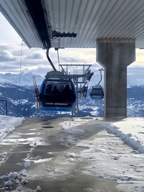 G Wagon Aesthetic, Wagon Aesthetic, Crans Montana Switzerland, Porsche Jeep, Aspen Snow, Ski Trip Aesthetic, Lodge Aesthetic, Chalet Girl, Montana Winter