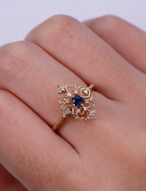 Vintage Sapphire Engagement Ring, Art Deco Engagement Ring Vintage, Unique Diamond Wedding Rings, Best Diamond Rings, Vintage Engagement Rings Art Deco, Antique Rings Vintage, Vintage Engagement Rings Sapphire, Wedding Women, Diamond Rings Design