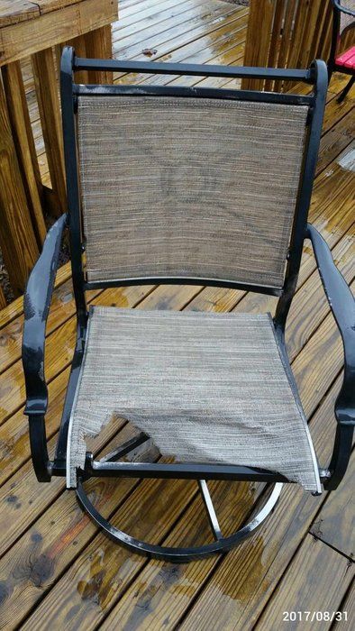 Picture of Patio Furniture Rehab Patio Chairs Makeover, Patio Furniture Makeover, Chair Redo, Chair Repair, Metal Patio Furniture, Eclectic Living, Lawn Furniture, Chair Makeover, Furniture Rehab