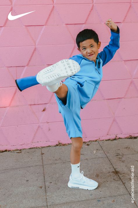 Keep them moving in styles made for play. Shop the latest footwear and apparel for all their adventures—now on Nike.com. Sport Photoshoot, Kids Inspo, Kids Sportswear, Play Shop, Kids Photoshoot, Kids Running, Foto Poses, Fall Essentials, Nike Kids