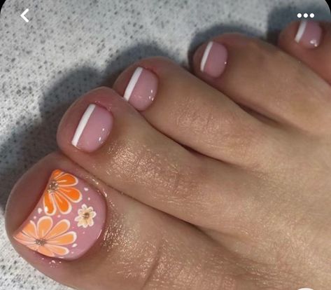 Nail Designs Toenails, French Toe Nails, Yellow Toe Nails, Fall Toe Nails, Simple Toe Nails, Senses Preschool, Press On Toenails, Pedicure Nail Designs, Chic Nail Art