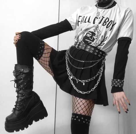 80s 90s Fashion, Egirl Fashion, E Girl Outfits, Alternative Grunge, Alt Outfits, Aesthetic Grunge Outfit, Wear Or Tear, Looks Black, Aesthetic Dark