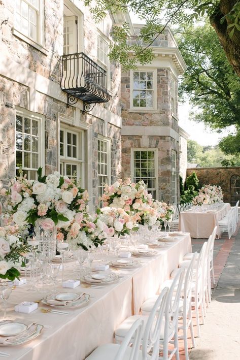 Beautiful outdoor wedding at Graydon Hall Manor Wedding Planning Ideas, Beautiful Outdoor Wedding, Luxury Wedding Venues, Table Set Up, Brunch Wedding, Wedding Forward, Inspiration Wedding, Outdoor Wedding Venues, Star Wedding