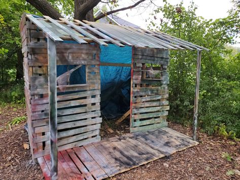 Haunted Forest Ideas Scary, Halloween Haunted Maze Ideas, Pallet Haunted House Ideas, Spooky Hayride Ideas, Swamp Haunted House, Haunted Woods Diy, Haunted Campground Ideas, Outdoor Haunted Forest Ideas, Haunted Walk Through Ideas