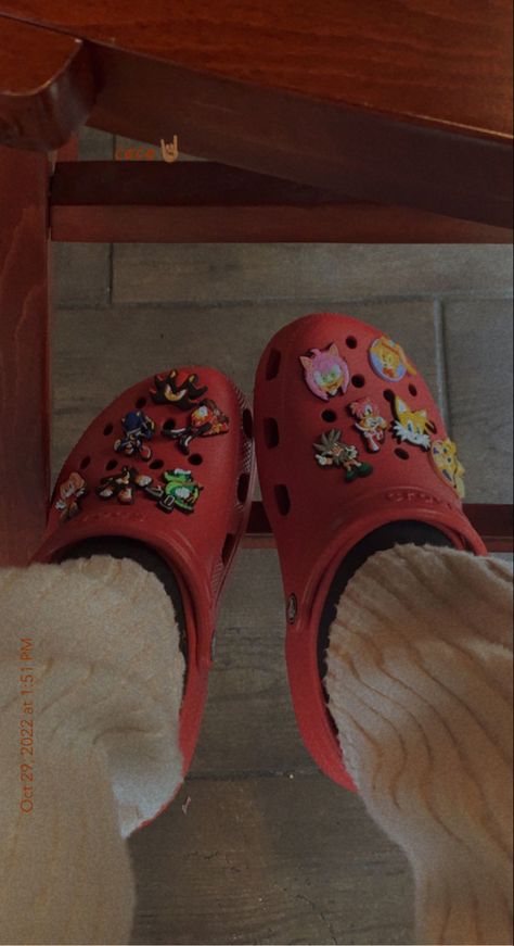 Brown Crocs Aesthetic, Red Crocs Outfit, Charmed Crocs, Red Crocs Aesthetic, Red Crocs With Charms, Red Crocs Shoes, Red Crocs, Crocs With Charms, Crocs Outfit