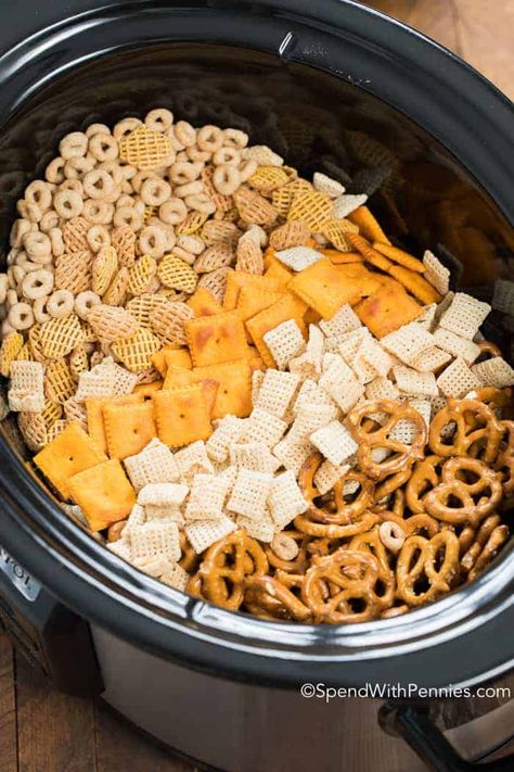 Slow Cooker Party Mix Chex Mix Crock Pot, Ranch Chex, Gluten Free Chex, Chex Mix Recipes Original, Chex Snack Mix, Party Mix Recipe, Chex Party Mix, Snack Mixes, Chex Mix Recipes