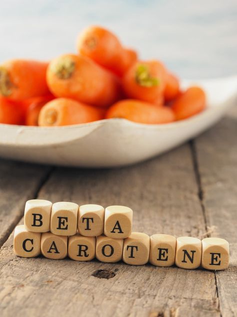 11 Best Beta Carotene Foods to Consume Boiled Spinach, Boiling Sweet Potatoes, Vegetable Plate, Healthy Sport, Cooked Carrots, Raw Vegetables, Daily Vitamins, Beta Carotene, Eat Fruit