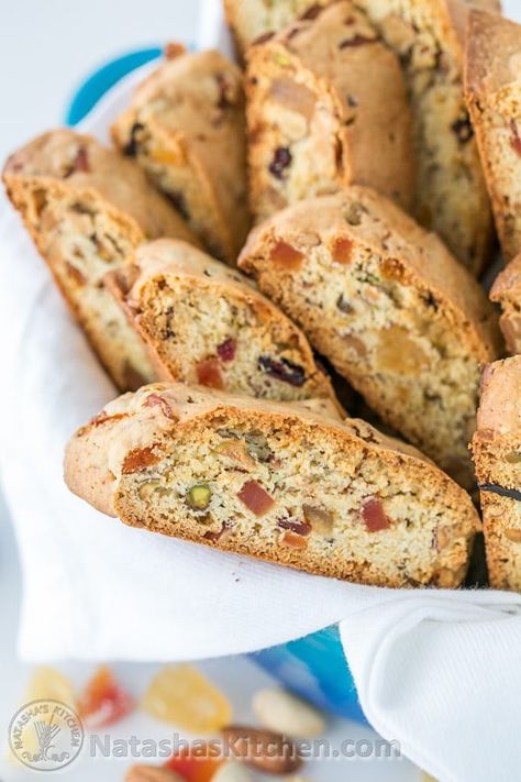 Jeweled Biscotti Recipe - THIS is the perfect holiday (or everyday!) cookie @natashaskitchen Best Biscotti Recipe, Easy Biscotti Recipe, Almond Biscotti Recipe, Cookies Cupcake, Italian Cookie Recipes, Almond Biscotti, Biscotti Cookies, Biscotti Recipe, Fruitcake Recipes