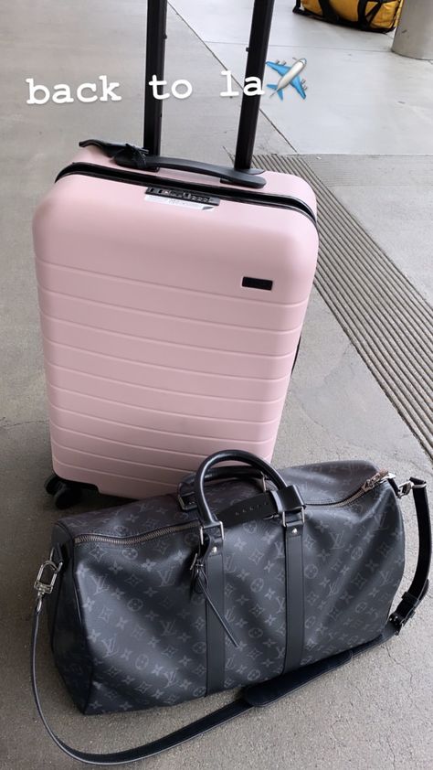 Cute Luggage, Travel Picture Ideas, Airport Photos, Travel Pictures Poses, Cali Girl, Malibu Barbie, Luxury Lifestyle Dreams, Trik Fotografi, Packing Tips For Vacation