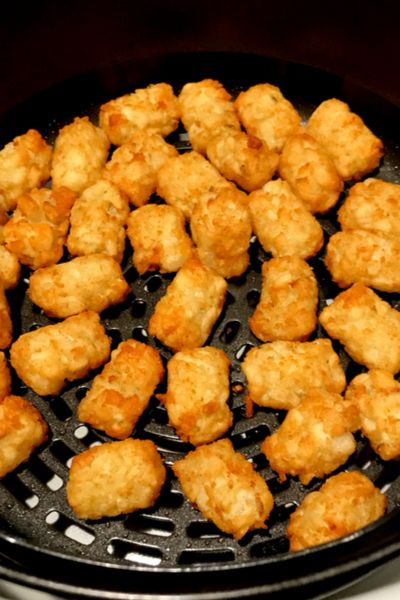 Air Fryer Recipes Chips, Quick Easy Side Dishes, Chicken Casserole Dinners, Air Fryer Recipes Breakfast, Tater Tot Recipes, Tator Tots, Side Dish Recipes Easy, Easy Side Dish, Air Fryer Dinner Recipes