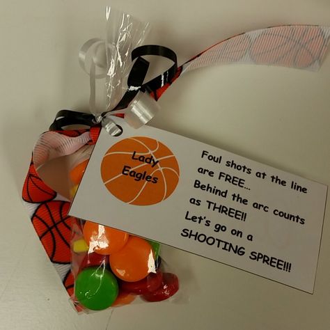 Basketball Treats For Team, Basketball Team Treats, Encouragement Ideas, Locker Room Decorations, Basketball Treats, Basketball Banquet, Team Treats, Basketball Team Gifts, Team Snacks