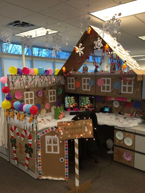 My office cubicle for a contest!! I won!!! All hand made. Was so much fun. Everyone says I'm a true Elf!! Christmas Desk Decorations, Christmas Cubicle Decorations, Office Cube, Christmas Contests, Christmas Door Decorating Contest, Door Decorating Contest, Office Christmas Party, Office Cubicle, Cubicle Decor