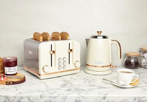 Haden Appliances on Instagram: “Happy Friday 🥳 How do you like our new version of Salcombe Kettle & Toaster in stunning Cream & Copper? 😍 We absolutely love the copper…” Cream Kettle, Country Kitchen Accessories, Kettle Toaster, 4 Slice Toaster, Rose Gold Kitchen, Stainless Steel Toaster, Kettle And Toaster Set, Cream Kitchen, Stainless Steel Kettle