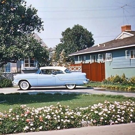 1950s Aesthetic, 50s Aesthetic, Americana Aesthetic, Blue Car, Vintage Americana, Old Car, Travel Beauty, Retro Aesthetic, American Dream