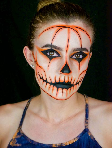 Giving a spooky twist to pumpkin halloween makeup 🎃 Pumpkin Skeleton Makeup, Pumpkin Facepainting Ideas, Pumpkin Face Makeup Halloween, Pumpkin Skull Makeup, Easy Pumpkin Makeup Halloween, Face Paint Pumpkin, Cute Pumpkin Makeup, Jackolantern Makeup, Pumpkin Face Makeup