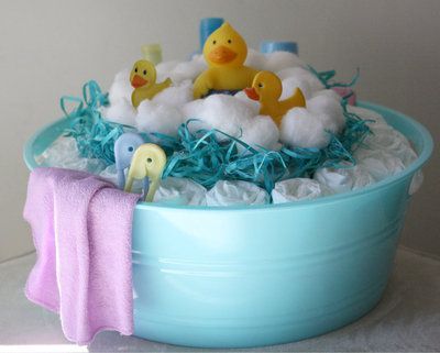 Fiesta Shower, Ducky Baby Shower, Diaper Gifts, Boy Baby Shower Ideas, Baby Shower Crafts, Nappy Cakes, Baby Shower Diaper Cake, Diy Baby Shower Gifts, Cadeau Baby Shower