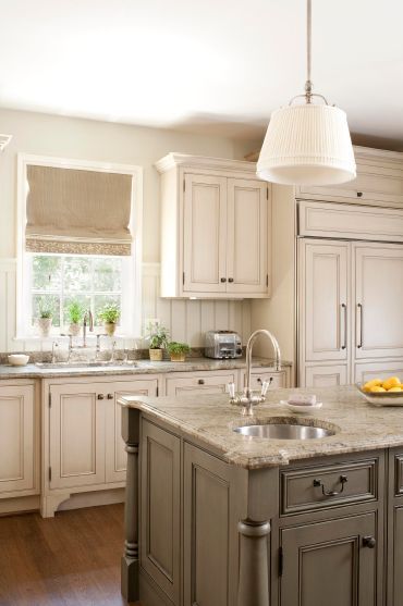 Revamp Your Kitchen with These Gorgeous Two Tone Kitchen Cabinets Cream Colored Kitchen Cabinets, Cream Kitchen Cabinets, Antique White Kitchen Cabinets, Antique White Kitchen, Two Tone Kitchen Cabinets, Серая Кухня, Kitchen Ikea, Kabinet Dapur, Two Tone Kitchen