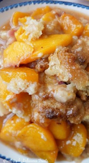 Fruit Cobbler Recipe, Cobbler Recipes Easy, Fresh Peach Cobbler, Southern Peach Cobbler, Easy Peach Cobbler Recipe, Peach Dessert Recipes, Cobbler Topping, Peach Cobbler Easy, Fruit Cobbler