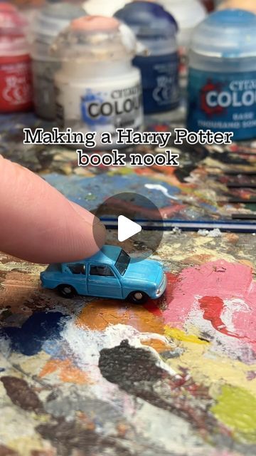 Harry Potter Reading Nook, Time Turner Harry Potter, Flying Ford Anglia, Harry Potter Gift Ideas, Harry Potter Book Nook, Dragon Book, The Chamber Of Secrets, Harry Potter Items, Ford Anglia