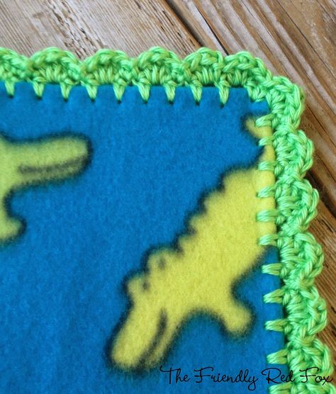 The Friendly Red Fox: Crochet Edge on Fleece Blanket Tutorial Fleece Blanket Tutorial, Fleece Blanket Edging, Crochet Baby Blanket Edging, Crochet Edging Pattern, Crochet Blanket Border, Crochet Blanket Edging, Fox Crochet, Crochet Edgings, Blanket Tutorial