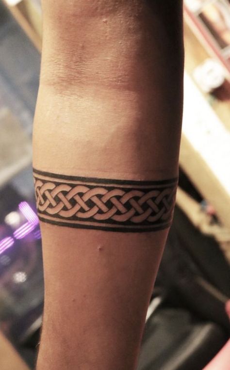 Celtic Arm Band Tattoo, Celtic Band Tattoo, Cool Simple Tattoos, Ankle Band Tattoo, Animal Tattoos For Men, Band Tattoos For Men, Celtic Band, Eid Dress, Forearm Band Tattoos