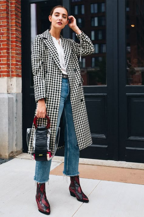 Paulien Riemis - 1 Cowboy Boots Street Style, Western Boots Outfit, Winter Boots Outfits, Mode Shoes, Western Chic, Autumn Outfits, Style Savvy, Looks Street Style, Mode Ootd