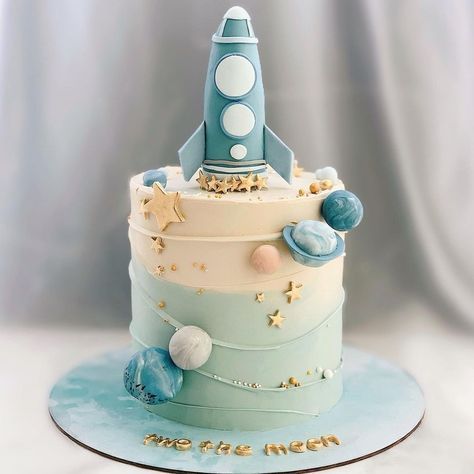 // s p a c e Second Trip Around The Sun, Spaceship First Birthday, Out Of This World Birthday Cake, Outer Space 1st Birthday Cake, Space Bday Cake, First Birthday Cake Space, Space Cake First Birthday, 1st Year Around The Sun Birthday Cake, Around The Sun First Birthday Cake