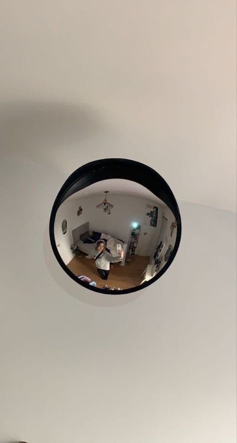 Convex Mirror Bedroom Aesthetic, Fisheye Mirror Bedroom, Convex Mirror Bedroom, Convex Mirror Aesthetic, Convex Mirror Selfie, Garage Mirror, Fisheye Mirror, Selfie Bedroom, Bedroom Y2k