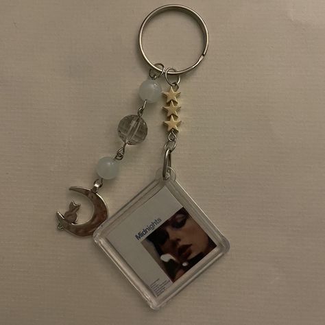 Taylor swift keychain Handmade item ✨NO PAYPAL... - Depop Taylor Swift Items, Taylor Swift Car Accessories, Taylor Keychain, Taylor Swift Gift Ideas, Taylor Swift Keychain, Tailor Swift, Taylor Swift Cd, Pretty Mess, Handmade Keychains