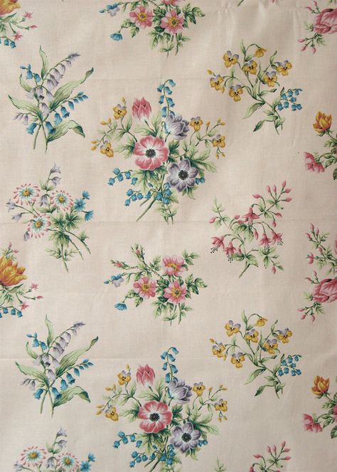 Floral Spray | Discounted Luxury Fabric | Cottage Textiles Bianca Stratford, Comfort Photos, Vintage Fabric Prints, Bandana Quilt, White Floral Fabric, Floral Textile, Crafting Inspiration, Vintage Floral Fabric, Office Inspo