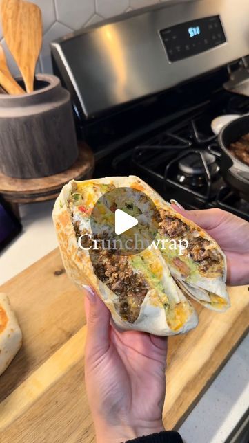 Itzel Castaneda on Instagram: "Taco Bell Crunch wrap for dinner😋❤️   #dinner #dinnerideas #crunchwrap #cooking" How To Make Crunch Wraps Taco Bells, Taco Wrap Crunch, Diy Taco Bell Crunch Wrap, How To Make Crunch Wraps, Dorito Crunch Wrap, Copycat Taco Bell Crunch Wrap, Crunch Wrap Supreme Recipe Video, Crunch Wrap Video, Easy Crunch Wrap