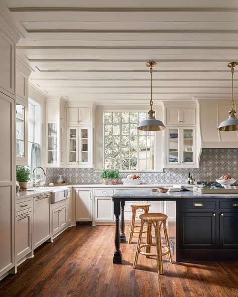 All Posts • Instagram Tori Rubinson Interiors, Italianate Kitchen, Summerhouse Kitchen, Tori Rubinson, Lux Kitchen, Cottage Architecture, Dream Kitchen Ideas, Tudor Kitchen, Dreamy Kitchens