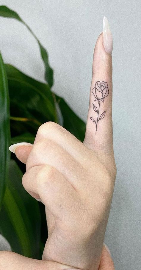 First Tattoo Ideas Simple, Nanny Tattoo, Finger Rose Tattoo, Easy Tattoos, Easy Tattoo, Tattoos Butterfly, Christian Sleeve Tattoo, Rose Shoulder Tattoo, Tattoos Simple