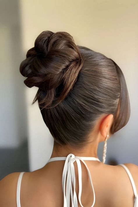 Sleek High Bun Effortless Bun, Sleek High Bun, Wedding Guest Updo, High Bun Wedding, High Bun Hair, High Updo, High Bun Hairstyles, Long Shiny Hair, Elegant Bun