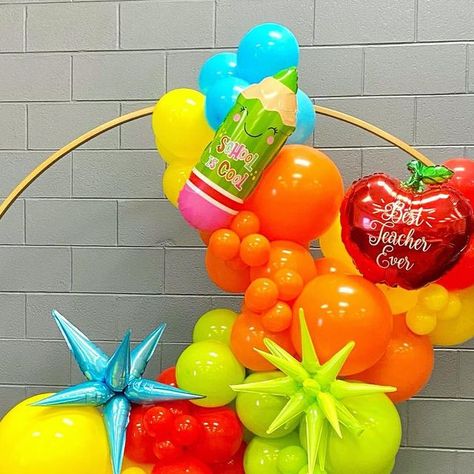 15 likes, 0 comments - glowpopballoons on May 1, 2023: "Teacher Appreciation week 🍎 #bestteacher #schoolballoons #balloonstylist #balloonart" Best Teacher Ever, Teacher Appreciation Week, Balloon Art, Appreciation Gifts, Best Teacher, May 1, Teacher Appreciation Gifts, Teacher Appreciation, Balloons