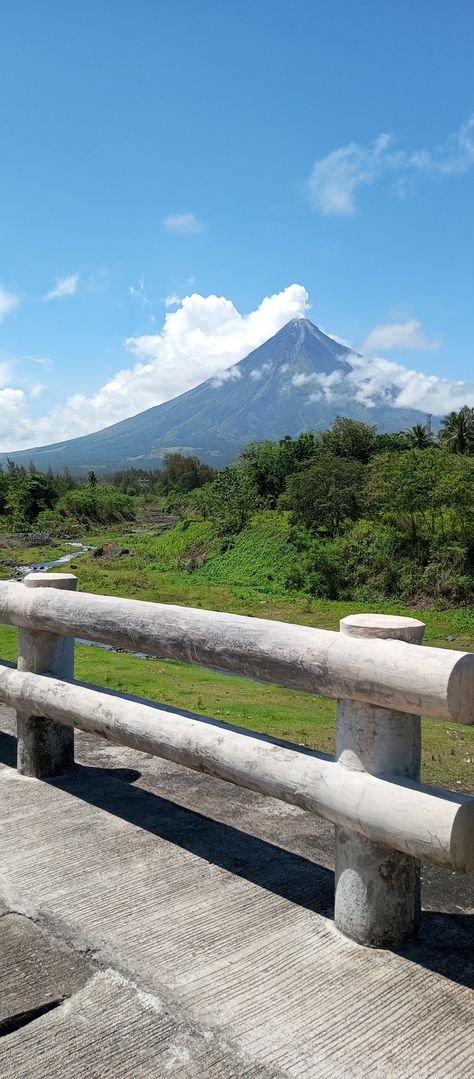 #Pinoy Mayon Volcano at Bicol Region, Philippines 2023pic Mayon Volcano Aesthetic, Philippine Photography, Philippines Wallpaper, Bicol Philippines, Philippines Nature, Bicol Region, Mayon Volcano, Instagram Profile Picture Ideas, Artsy Photos