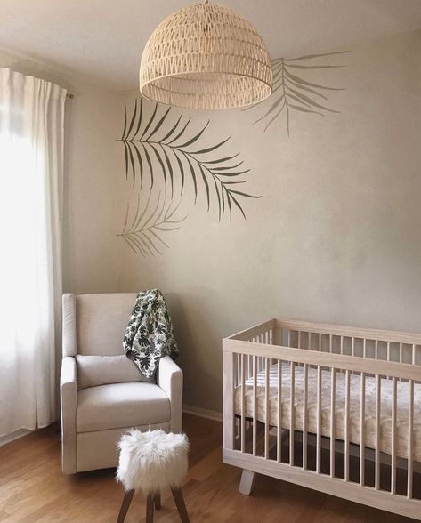 Modern Safari Nursery, Jungle Safari Nursery, Beige Nursery, Baby News, Nursery Room Design, Baby Room Inspiration, Nursery Room Boy, Green Nursery, Nursery Room Inspiration