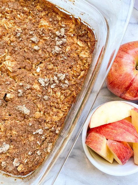 Apple Pie Baked Oatmeal (Protein Healthy!) - Secretly Healthy Home Apple Protein Oatmeal, Apple Protein Baked Oatmeal, Protein Apple Oatmeal Bake, High Protein Apple Breakfast, Baked Oatmeal With Protein Powder, Apple Protein Recipes, Baked Oatmeal Recipes Healthy Protein, High Protein Oatmeal Bake, Baked Oatmeal Protein