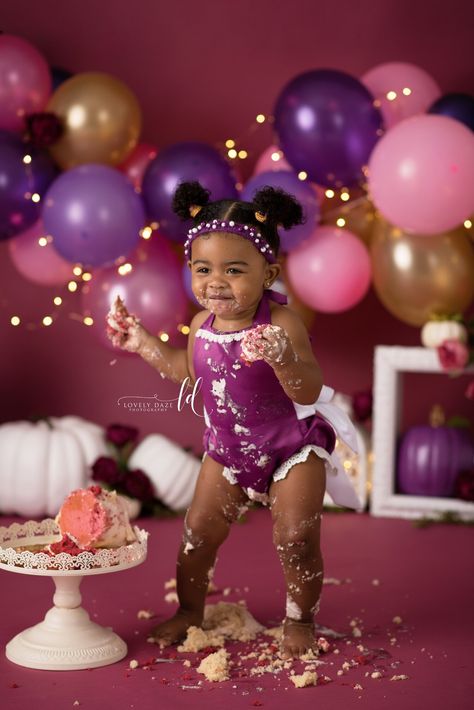 2nd Birthday Photo Shoot Ideas, Babyshoot Ideas, Months Photoshoot, 2nd Birthday Photos, Cake Smash Photo Shoot, 1st Birthday Photoshoot, Birthday Inspiration, Cake Photos