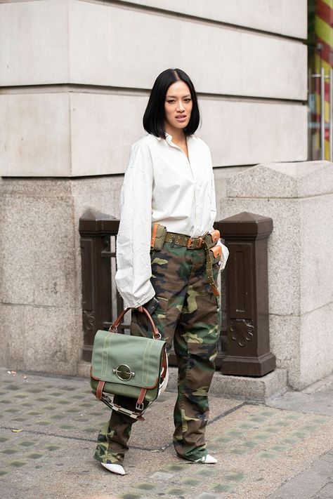 Camo Pants Outfit, Outerwear Trends, Cargo Pants Outfit, Camo Fashion, Camo Cargo Pants, Green Cargo Pants, Popsugar Fashion, Camo Pants, Work Looks