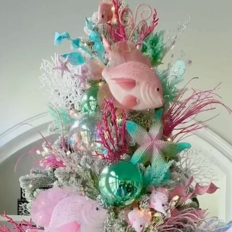 SAMI RICCIOLI on Instagram: "Under The Sea 🎄 for CHRISTMAS in JULY! Who says Christmas has to be red + green? I hand painted the starfish too! This entire tree was bought by someone in Miami on Instagram last year ! Love the iridescent details so much 🌊 #christmasinjuly #beachtheme #underthesea #holidaydecor #summerdecor #kingofchristmas #beach #christmastree" Under The Sea Christmas Decorations, Christmas Under The Sea, Under The Sea Christmas Tree, Under The Sea Christmas, Cali Christmas, Wool Blankets Diy, Tropical Christmas Decorations, Beach Christmas Tree, Ocean Christmas