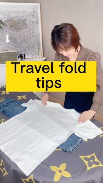 The Folding Hacks on Instagram: "Share you guys with some travel folding tips #foldingclothes #organize #storagehacks #folding #foldinghacks" Folding Tee Shirts, Folding Organization, Laundry Diy, Folding Socks, Folding Tips, How To Fold Pants, Folding Hacks, Packing Hacks Clothes, Packing Hacks